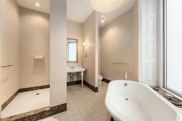 Rented by Compass | media 6