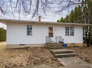 105 10th St, Van Horne, IA 52346