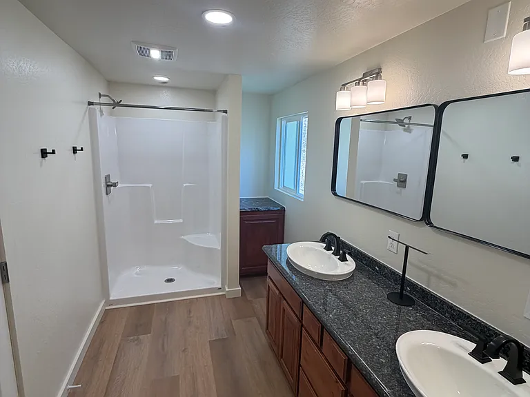 1366 Wards Creek Rd — Photo 2