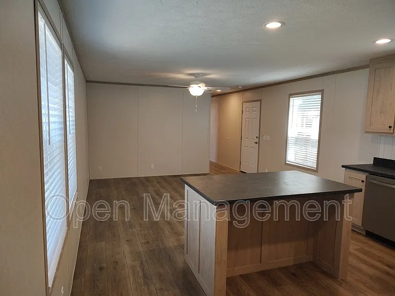 40 Erin Ln #19 — Photo 16