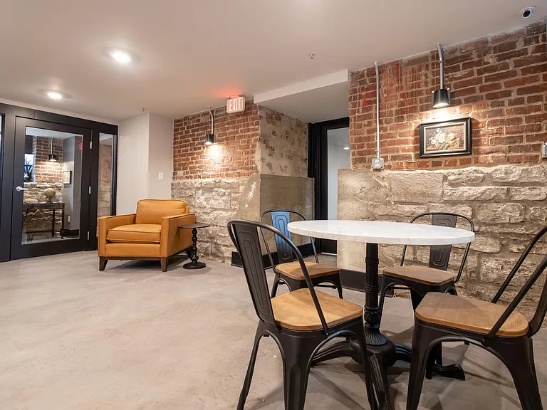 Rink Savoy Apartments — Photo 20