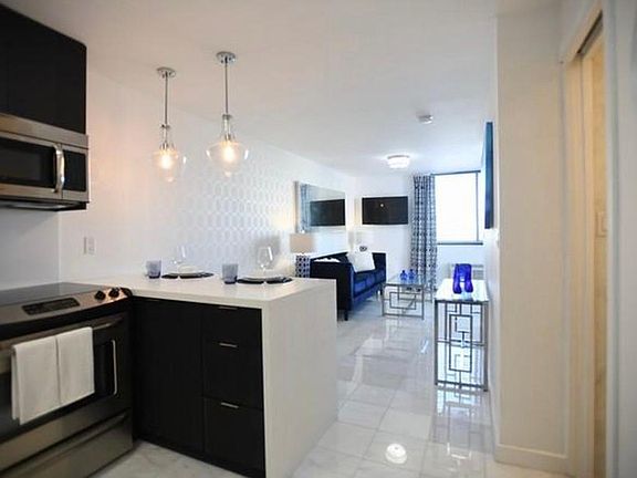 5th image of 1255 Collins Ave APT 404