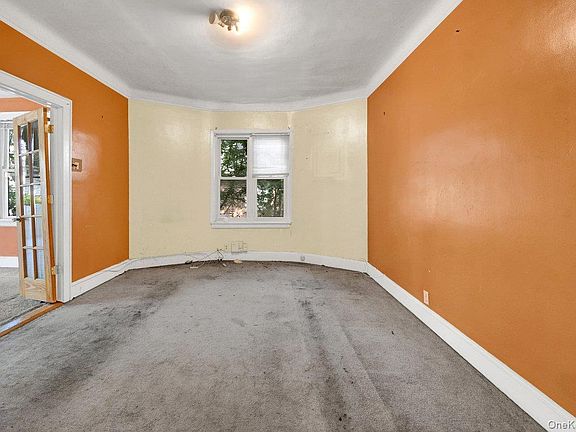3rd image of 1089 Mile Square Road