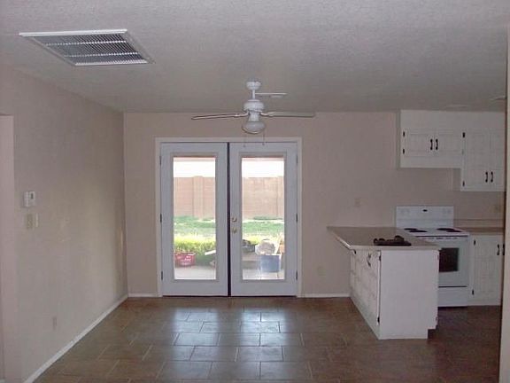 2nd image of 6847 W Holly St