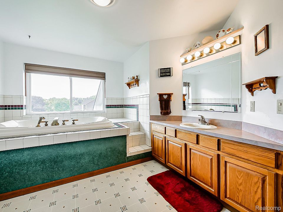 6398 High Valley Dr, photo 26