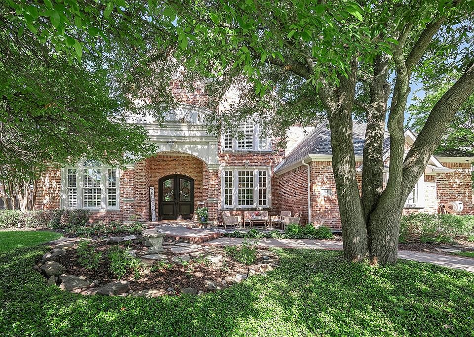 1st image of 713 Stratford Ln