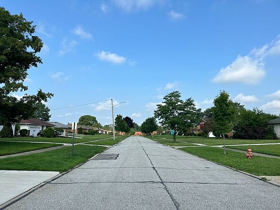 4th image of 24931 Picone Ln