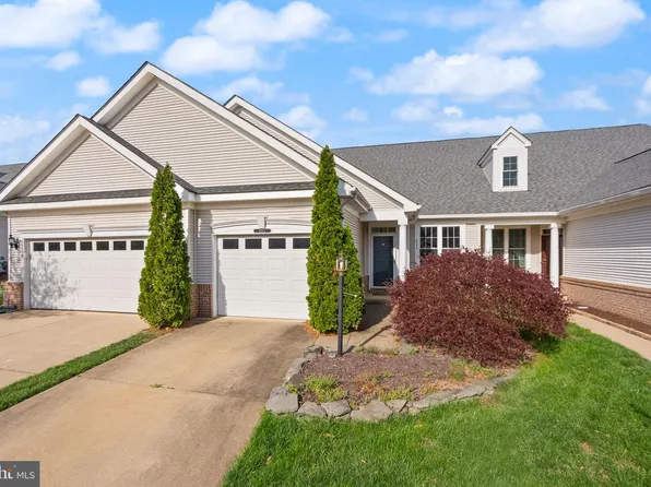 6932 Walnut Hill Dr, Gainesville, VA 20155