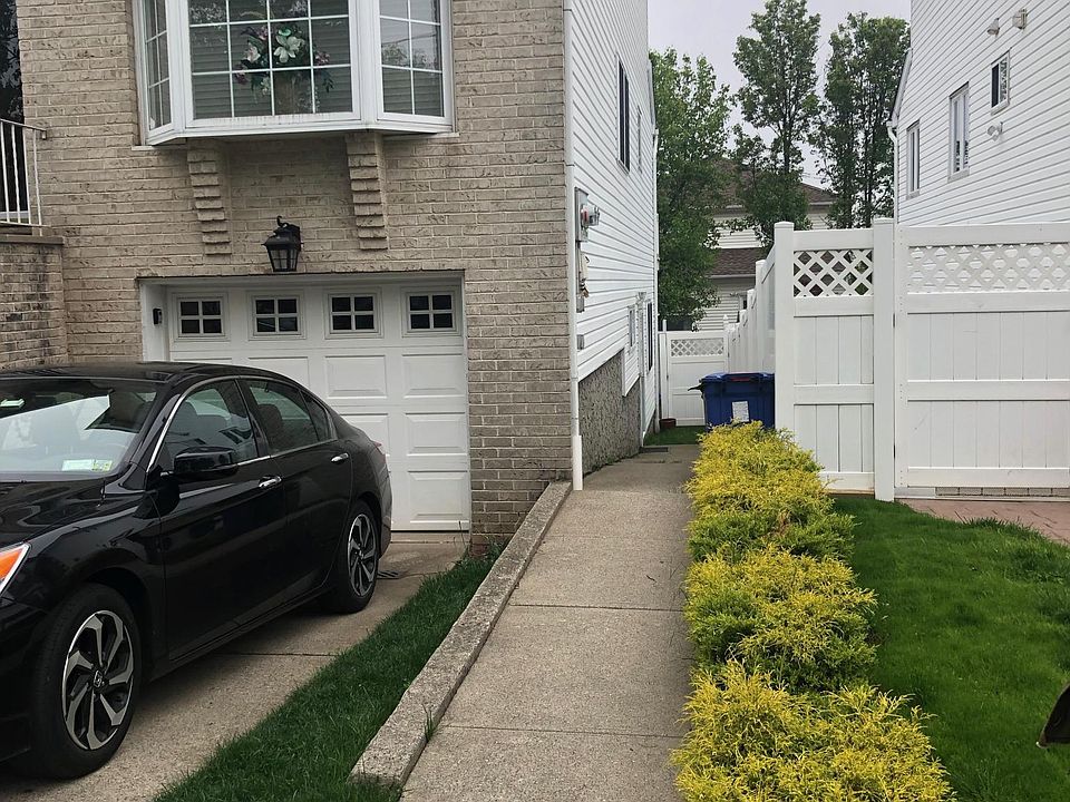 1st image of 31 Craig Ave