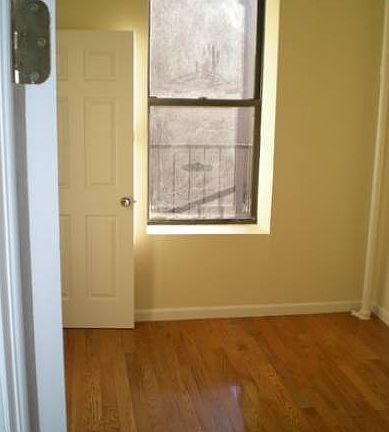 4th image of 45 E 11th St