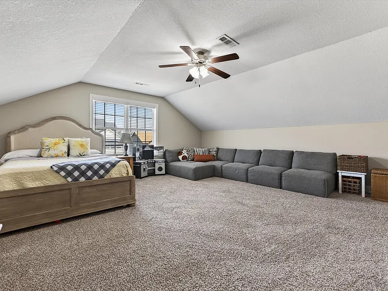 1044 Charles Thomas Dr — Photo 32
