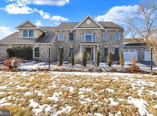 28 Hettinger Rd, West Lawn, PA 19609