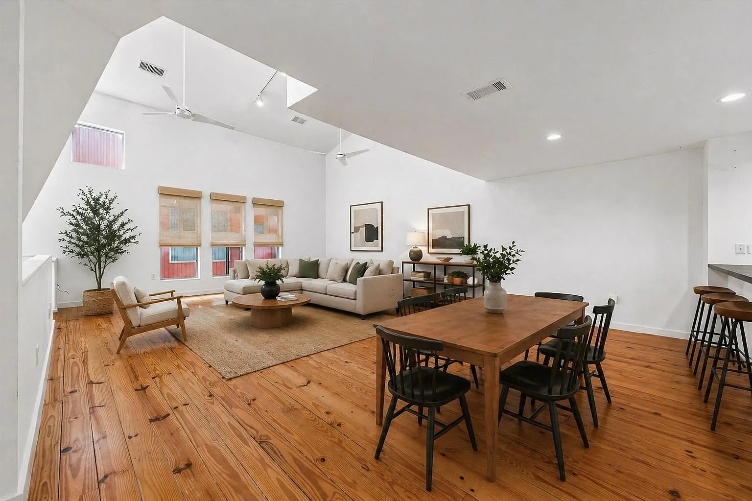 2 bed, 2.0 bath, 1887 sqft, $2,500 — Photo 3