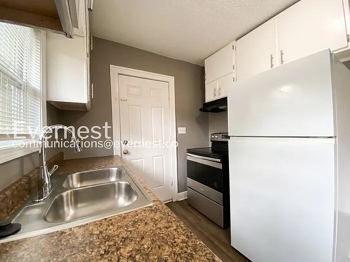 2 bed, 1.0 bath, 621 sqft, $1,045 — Photo 4