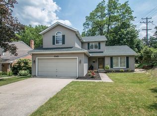 1345 Chatham Pl, Rocky River, OH 44116