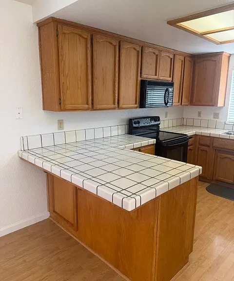 1017 Jayhawk Way — Photo 5