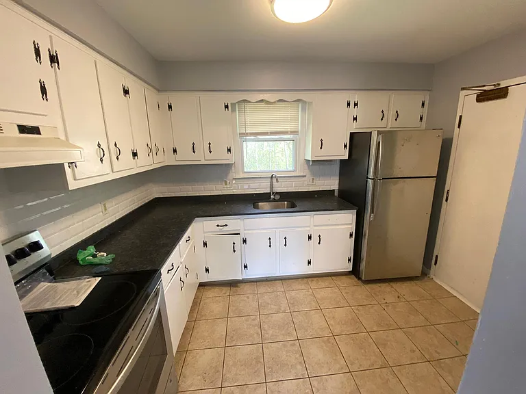 44 Briarwood Ln — Photo 2