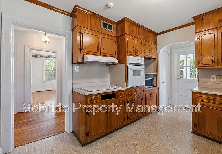 1835 Kissingbower Rd — Photo 14