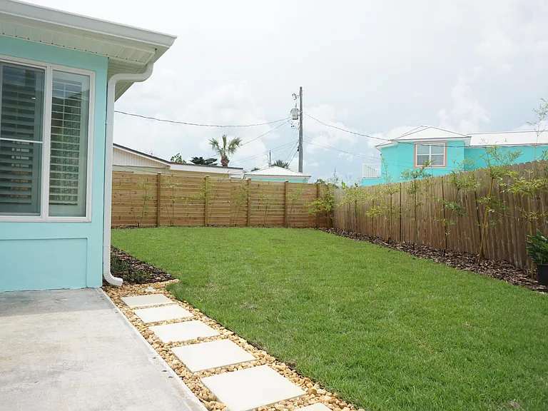 1 Seaside Dr — Photo 45