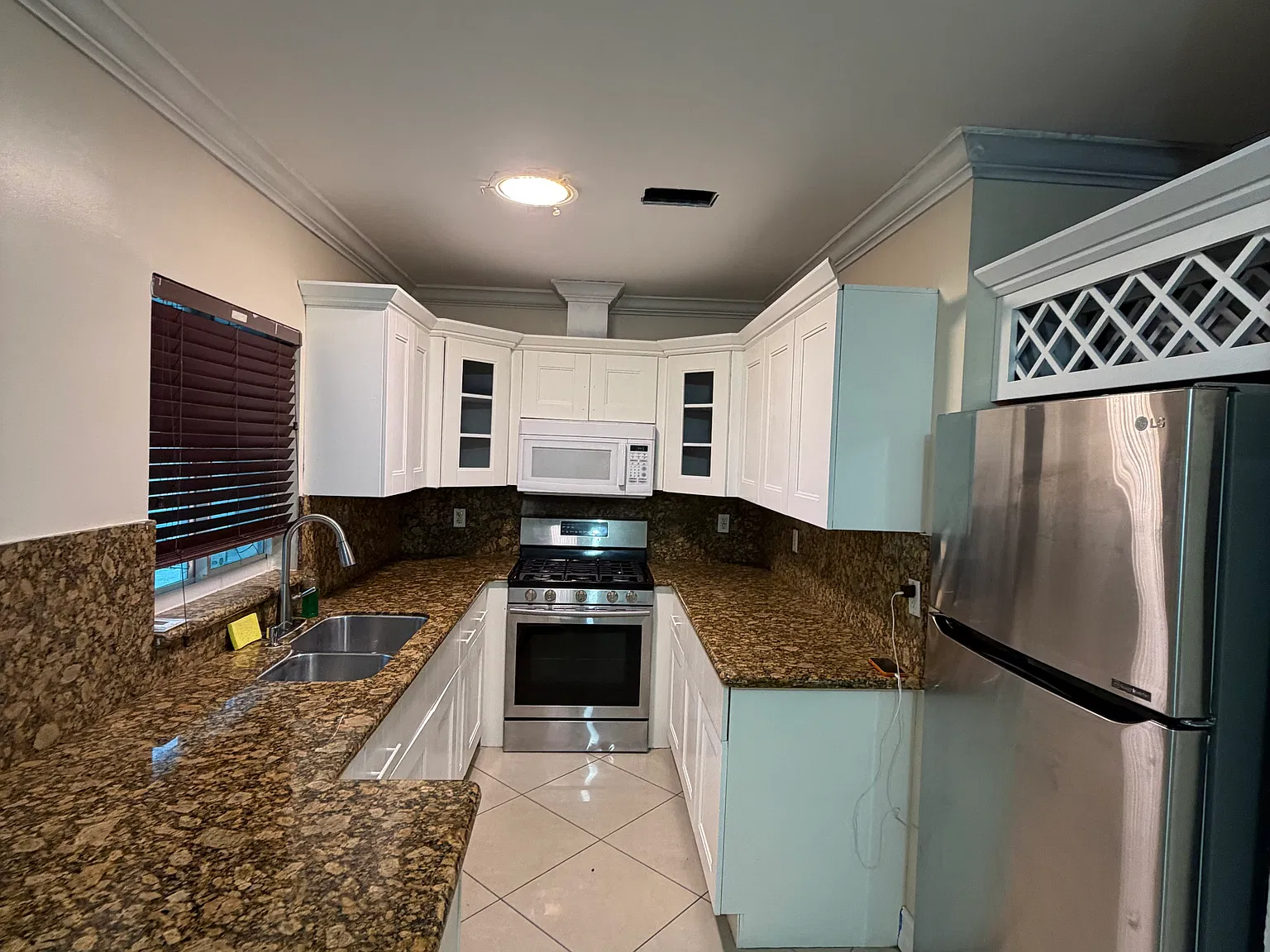 2 bed, $2,650 — Photo 2