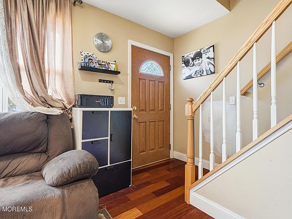 3rd image of 710 Newport Avenue