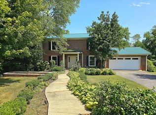 2413 Stonebridge Ln, Bowling Green, KY 42101