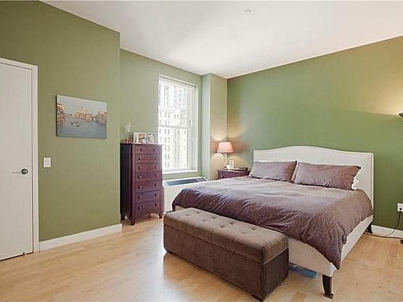 5th image of 15 Broad St APT 2600