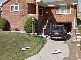 1205 River Rd, Fairmont, WV 26554