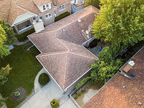 4th image of 4836 Jarvis Ave