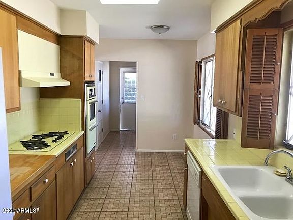 3rd image of 4525 E Calle Redonda