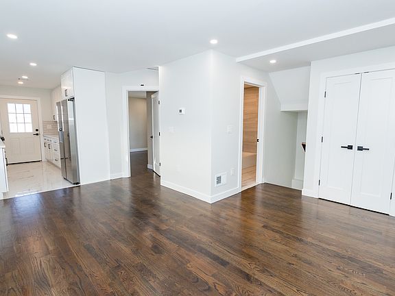 Livingroom/ Diningroom open to kitchen