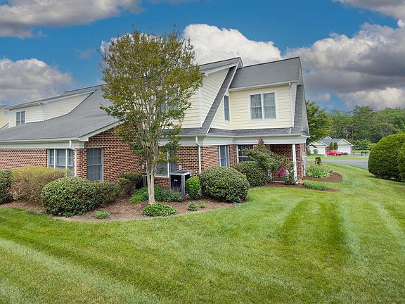 4th image of 22 Haven Oak Ct