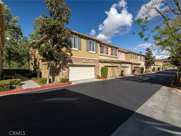 30505 Canyon Hills Dr — Photo 37