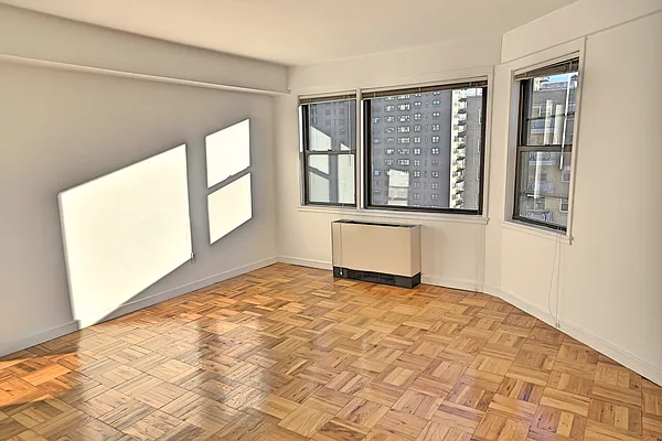 Rented by Engelman And Co | media 18