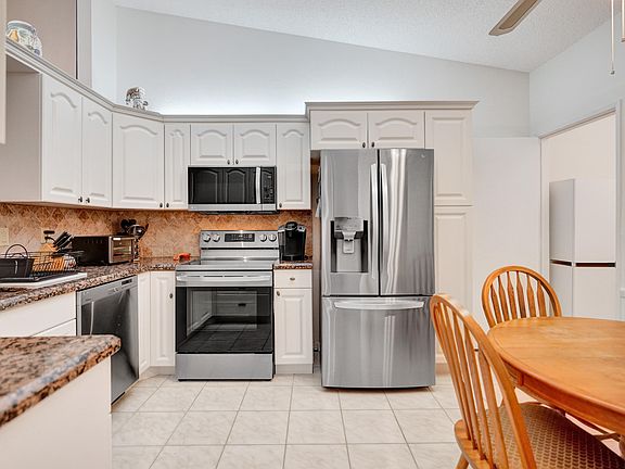 5th image of 6111 Kings Gate Circle #A