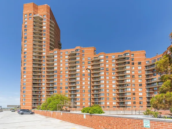 831 Harmon Cove Tower image 1 of 36