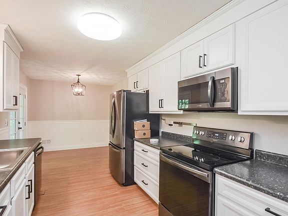 5th image of 159 Creek Side Dr
