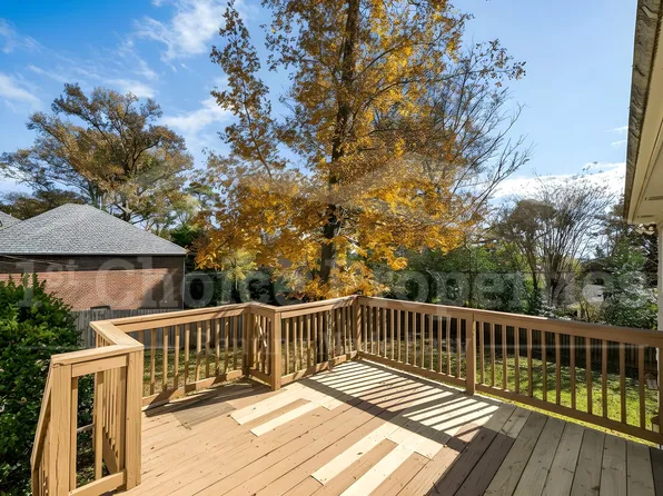 2005 Chestnut Rd, Vestavia Hills, AL 35216