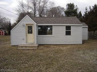 1106 E Summit St, Greenville, MI 48838