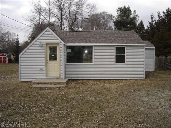 1106 E Summit St, Greenville, MI 48838