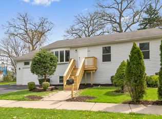 211 Interocean Ave, South Chicago Heights, IL 60411