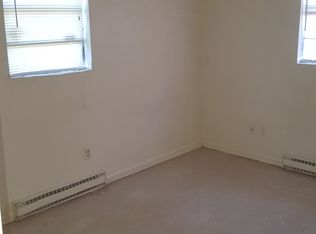 2000 Pond Ln, Chesapeake, VA 23324