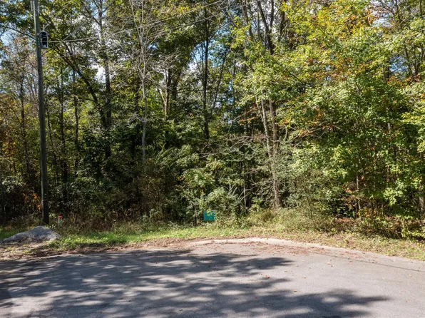 211 Sparrow Dr, Trenton, GA 30752