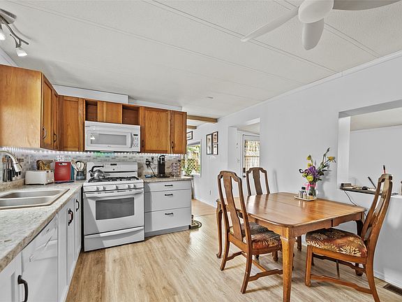 2nd image of 1440 Ord Rd #13