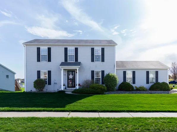 909 Woodhouse Dr, Mishawaka, IN 46545