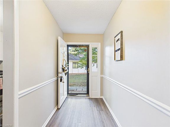 5th image of 3203 Darden Rd