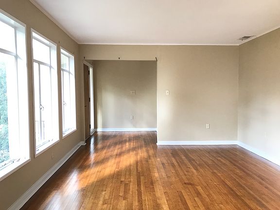 2nd image of 800 S 17th Ave