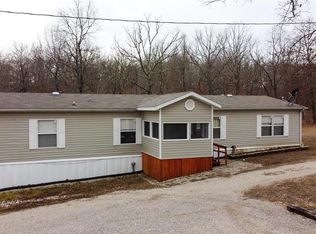 28002 Maine Dr, Lebanon, MO 65536