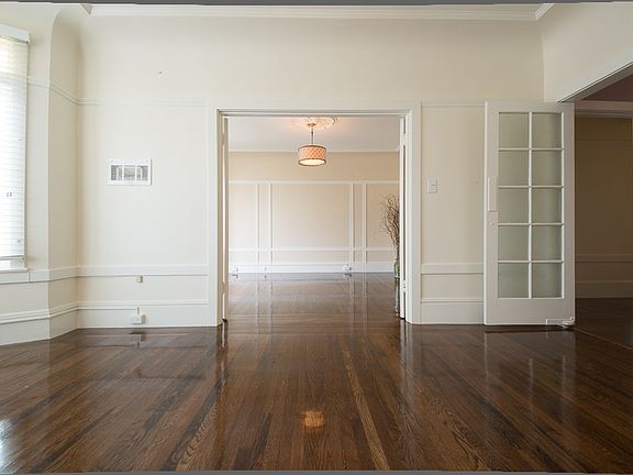 3rd image of 1125 Dolores St