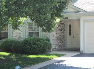 207 Blossom Ct, Buffalo Grove, IL 60089